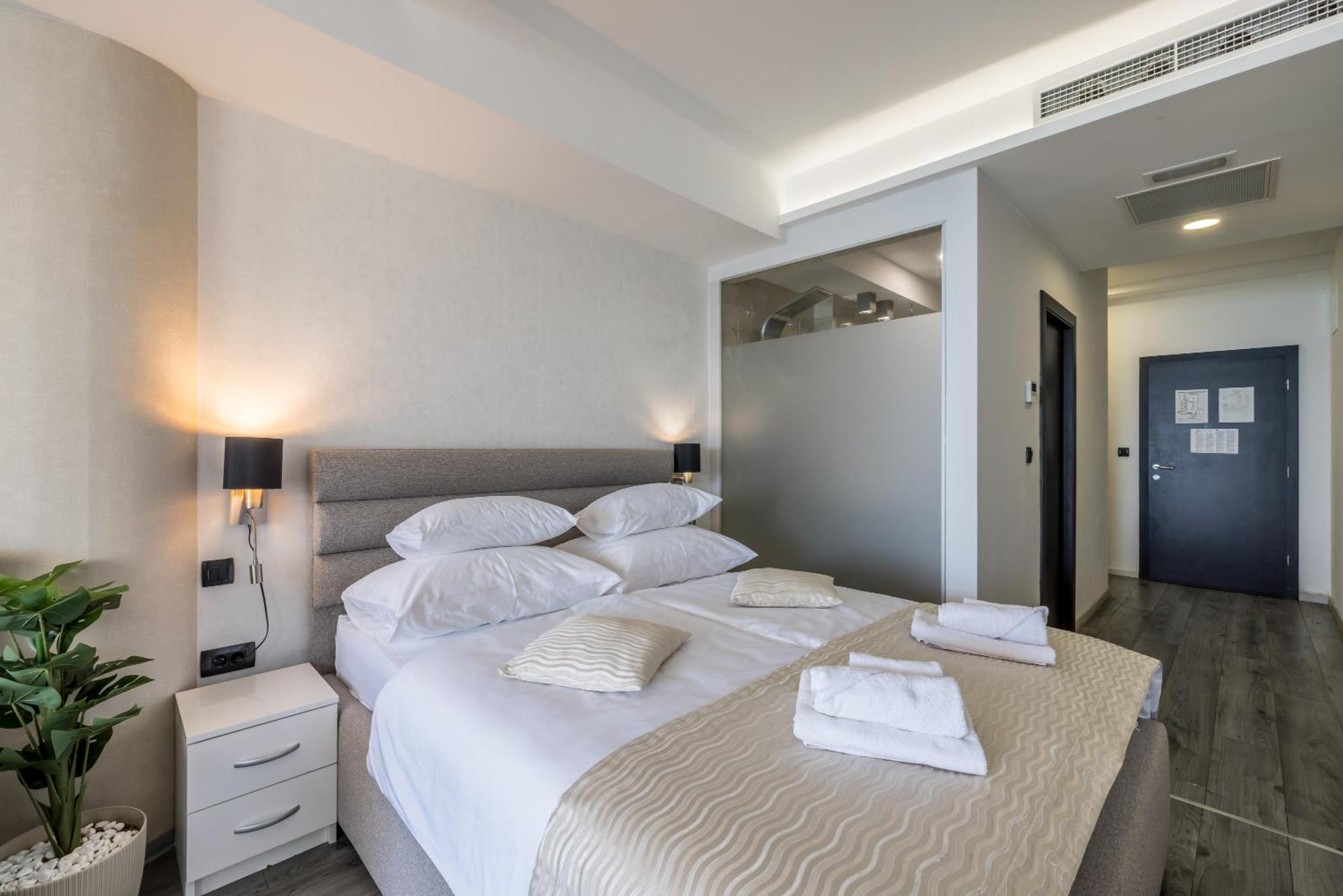 Sea View Luxury Rooms Seven Of Nine Spalato Esterno foto